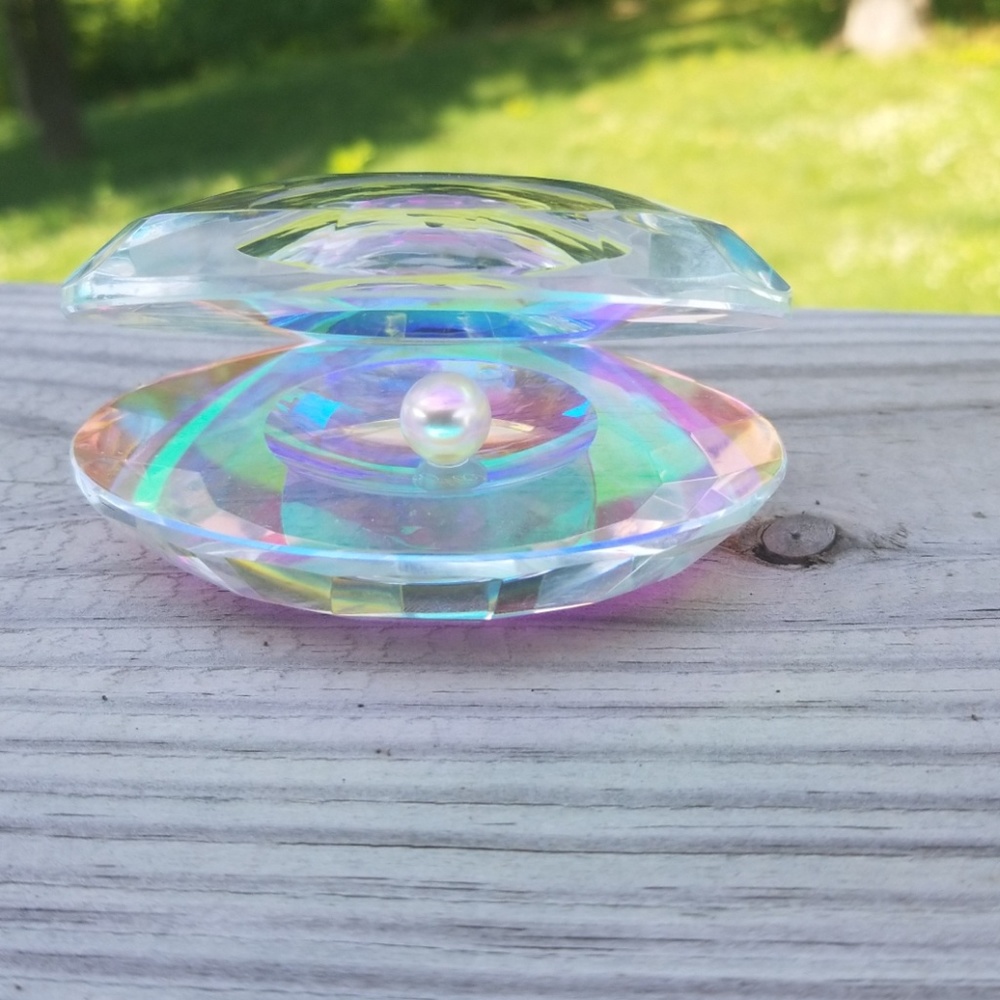 Oleg Cassini Crystal Oyster with Iridescent Pearl